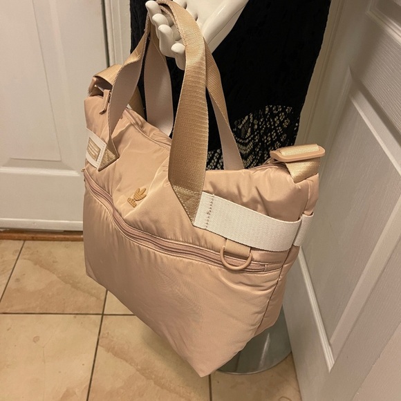 adidas Originals Puffer Shopper Tote bag in great condition.Peach color - Picture 11 of 16